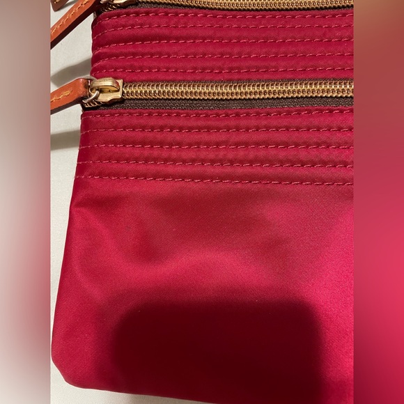 Dooney and Bourke Red Crossbody Bag with leather strap - Picture 4 of 7